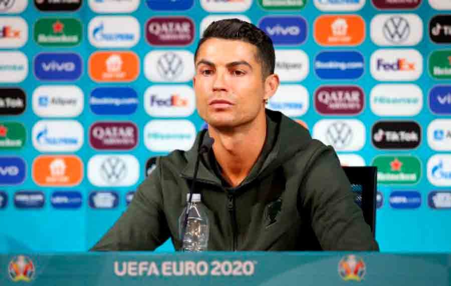 Cristiano Ronaldo deixa recordes em segundo plano, e mira bicampeonato da Eurocopa: ‘Seria mais bonito’ Cristiano Ronaldo deixa recordes em segundo plano, e mira bicampeonato da Eurocopa: ‘Seria mais bonito’