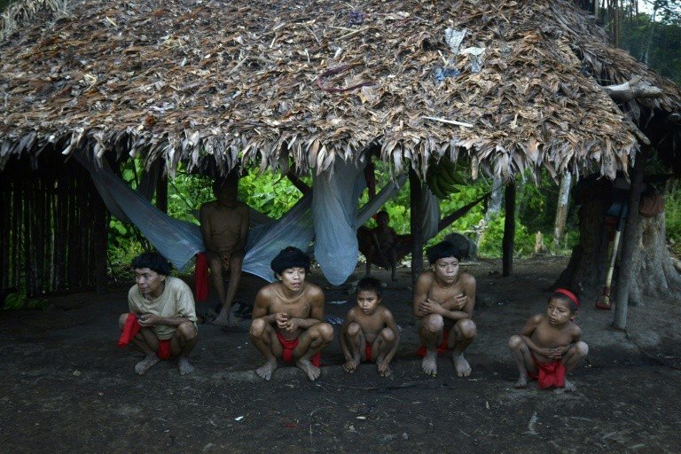 O mercúrio que mata as crianças yanomamis O mercúrio que mata as crianças yanomamis