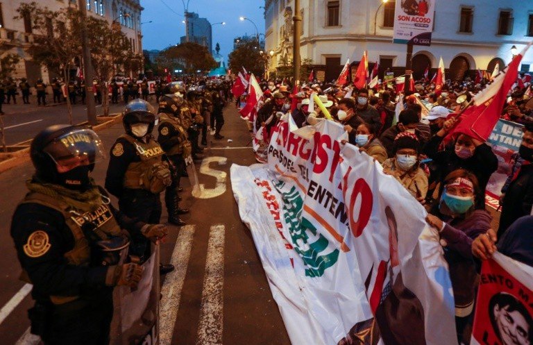 Posse de Castillo terá 10 mil policiais no Peru Posse de Castillo terá 10 mil policiais no Peru