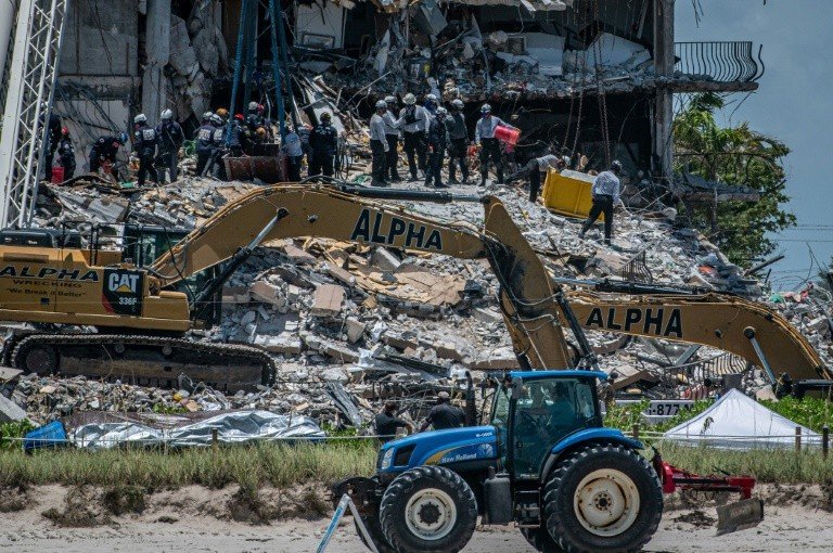 Número de mortos por desabamento de edifício na Flórida sobe para 78 Número de mortos por desabamento de edifício na Flórida sobe para 78
