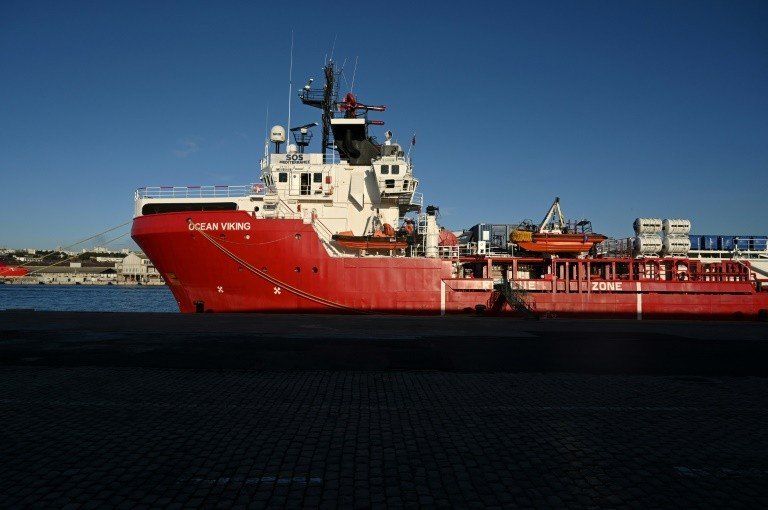 Barco “Ocean Viking” resgata 175 migrantes no Mediterrâneo Barco “Ocean Viking” resgata 175 migrantes no Mediterrâneo