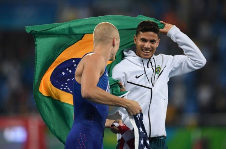 Rival de Thiago Braz no salto com vara, Kendricks testa positivo para Covid-19 e está fora das Olímpiadas Rival de Thiago Braz no salto com vara, Kendricks testa positivo para Covid-19 e está fora das Olímpiadas
