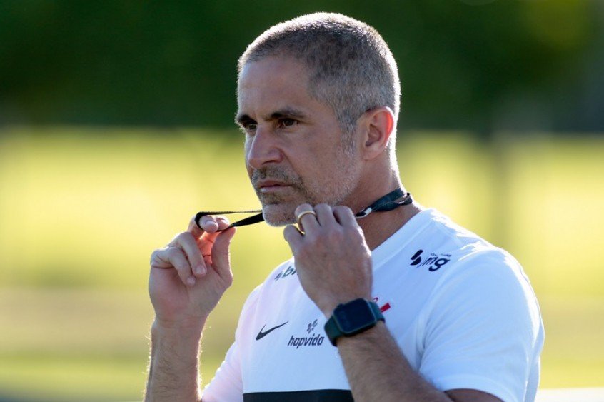 Sylvinho completa dois meses no Corinthians ainda em oscilação, mas com bons números defensivos Sylvinho completa dois meses no Corinthians ainda em oscilação, mas com bons números defensivos