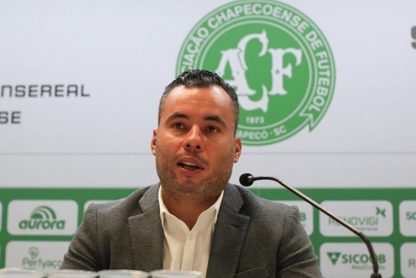 Confira a provável escalação da Chape para encarar o Santos Confira a provável escalação da Chape para encarar o Santos