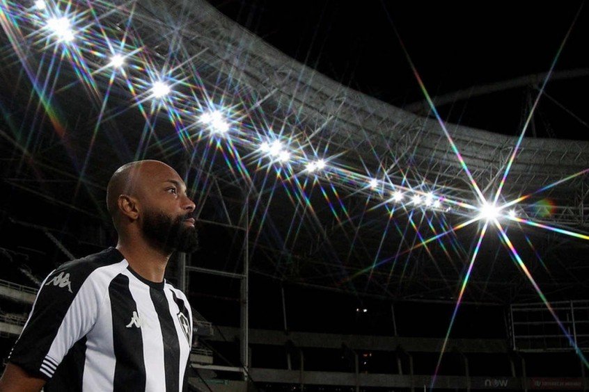 Chay, com trauma na região lombar, e Kanu, com lesão, desfalcam o Botafogo contra o Confiança Chay, com trauma na região lombar, e Kanu, com lesão, desfalcam o Botafogo contra o Confiança