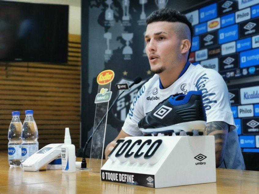 Danilo Boza sente a coxa e desfalca o Santos contra a Chapecoense Danilo Boza sente a coxa e desfalca o Santos contra a Chapecoense