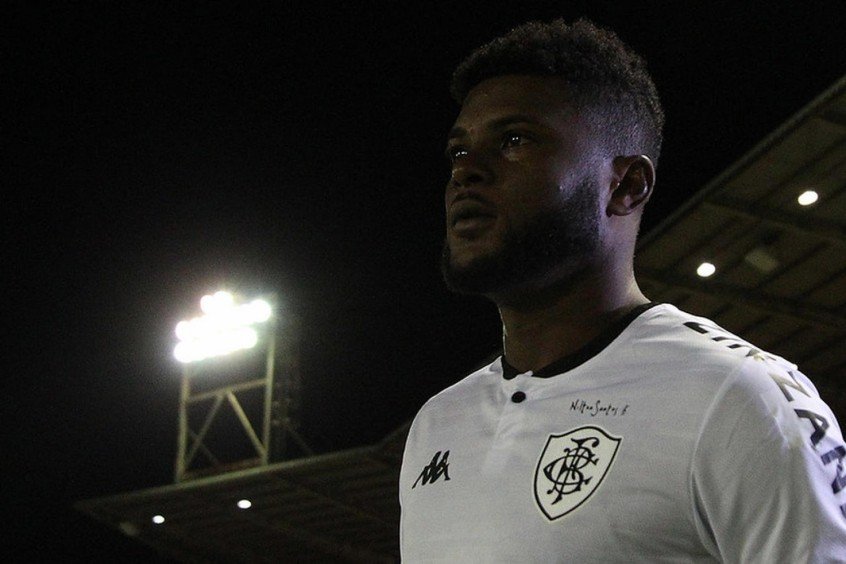 Com futuro incerto no Botafogo, Rafael Carioca não é relacionado para a partida contra o Confiança Com futuro incerto no Botafogo, Rafael Carioca não é relacionado para a partida contra o Confiança