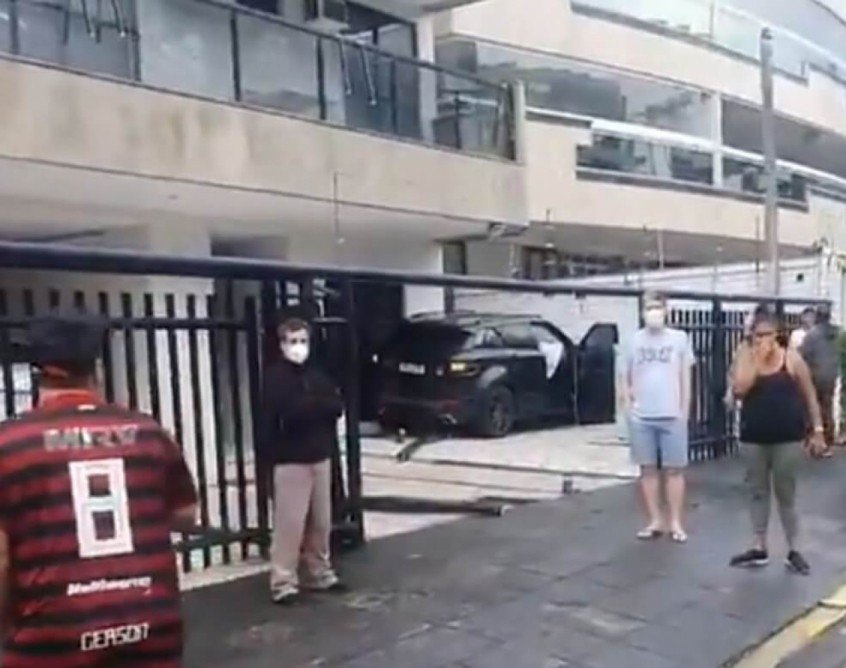 Flamengo: Léo Pereira se envolve em acidente de trânsito no Rio de Janeiro Flamengo: Léo Pereira se envolve em acidente de trânsito no Rio de Janeiro