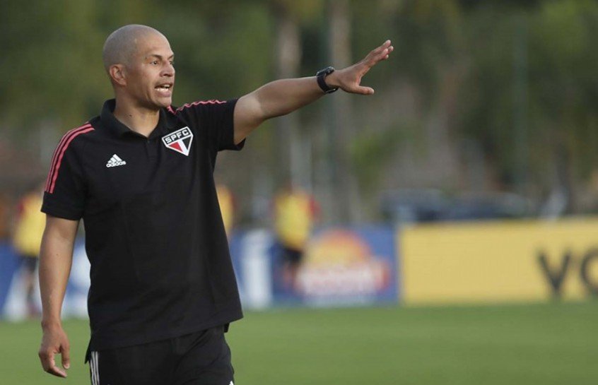 Sub-20: Alex explica São Paulo com três zagueiros: ‘Se o Crespo precisar, eles estarão preparados’ Sub-20: Alex explica São Paulo com três zagueiros: ‘Se o Crespo precisar, eles estarão preparados’