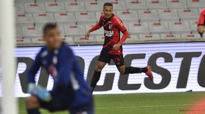 Athletico-PR goleia América de Cali e vai às quartas de final da Sul-Americana Athletico-PR goleia América de Cali e vai às quartas de final da Sul-Americana