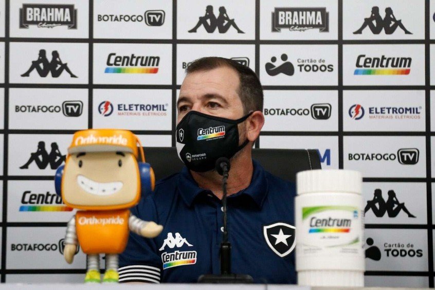 Enderson Moreira analisa partida do Botafogo e comemora: ‘O mais importante era garantir a vitória’ Enderson Moreira analisa partida do Botafogo e comemora: ‘O mais importante era garantir a vitória’