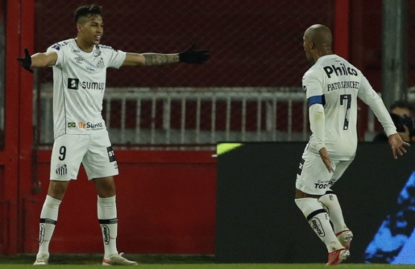 Sánchez destaca João Paulo em classificação do Santos: ‘Nos salvou’ Sánchez destaca João Paulo em classificação do Santos: ‘Nos salvou’