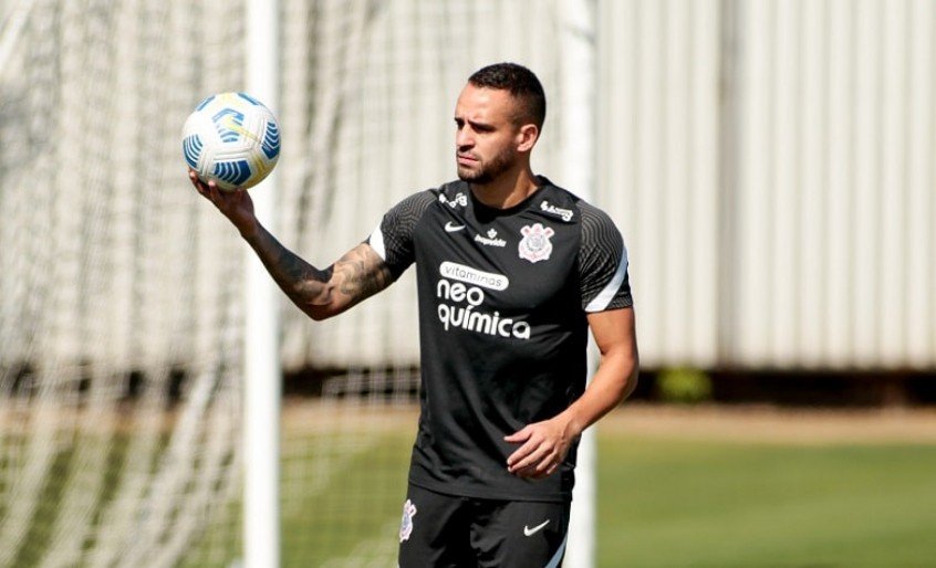Reforços do Corinthians, Giuliano e Renato Augusto fazem trabalho interno no clube Reforços do Corinthians, Giuliano e Renato Augusto fazem trabalho interno no clube