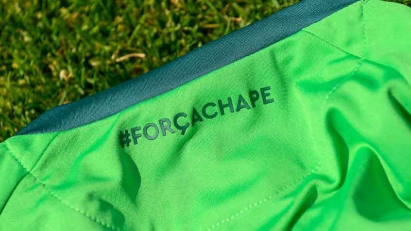 Com história semelhante, Torino anuncia novo uniforme em homenagem à Chapecoense Com história semelhante, Torino anuncia novo uniforme em homenagem à Chapecoense