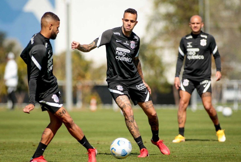 Jogadores do Corinthians vão a campo, academia e sala de preleção em treino visando o Cuiabá Jogadores do Corinthians vão a campo, academia e sala de preleção em treino visando o Cuiabá