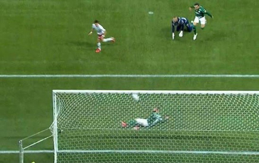 Zé Rafael ou Zé Roberto? Volante salva Palmeiras contra o Flu e lembra lance do ídolo; veja e compare - Vimarsana News