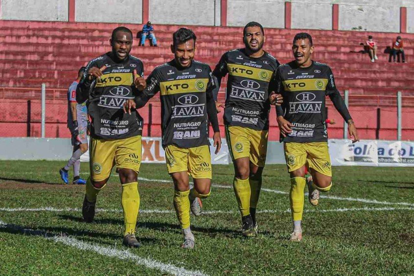 Técnico Tcheco celebra momento do Cascavel na Série D, que tem melhor aproveitamento das quatro divisões Técnico Tcheco celebra momento do Cascavel na Série D, que tem melhor aproveitamento das quatro divisões