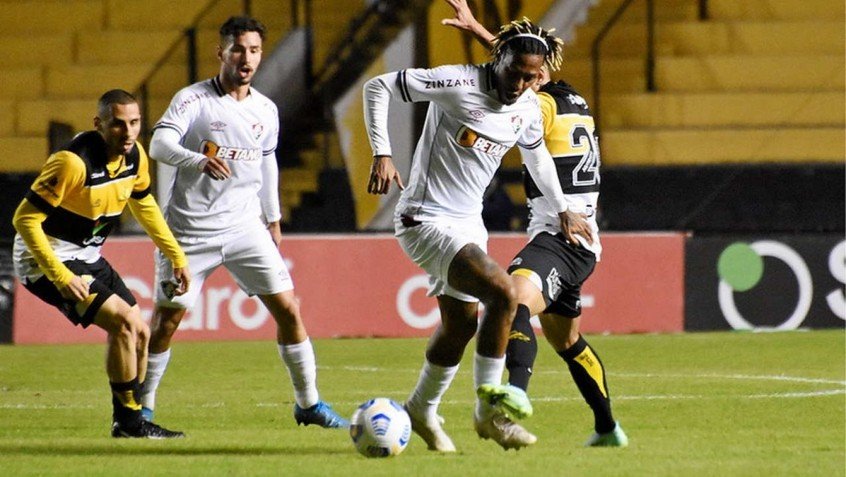 Pênalti mal marcado salva resultado desastroso, e Fluminense vive pior sequência em semana decisiva Pênalti mal marcado salva resultado desastroso, e Fluminense vive pior sequência em semana decisiva