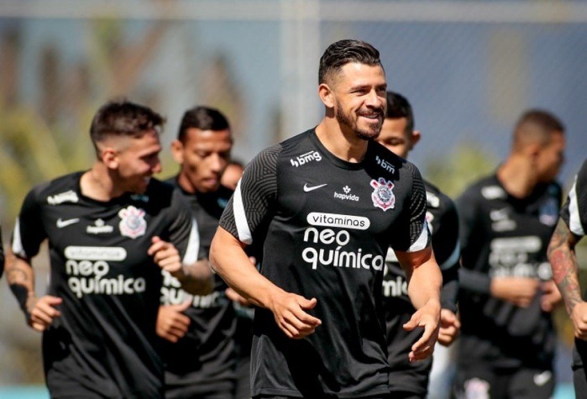 Giuliano fala em qual função deve jogar no Corinthians e revela torcer pelo clube ‘desde pequeno’ Giuliano fala em qual função deve jogar no Corinthians e revela torcer pelo clube ‘desde pequeno’