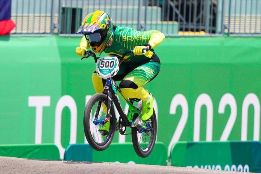 Renato Rezende cai durante prova e não se classifica para a final do ciclismo BMX Renato Rezende cai durante prova e não se classifica para a final do ciclismo BMX
