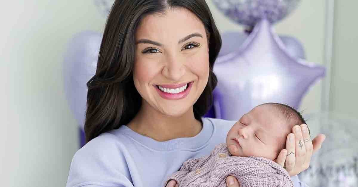 Bianca Andrade fala sobre amamentação: ‘Mais difícil que parto’ Bianca Andrade fala sobre amamentação: ‘Mais difícil que parto’