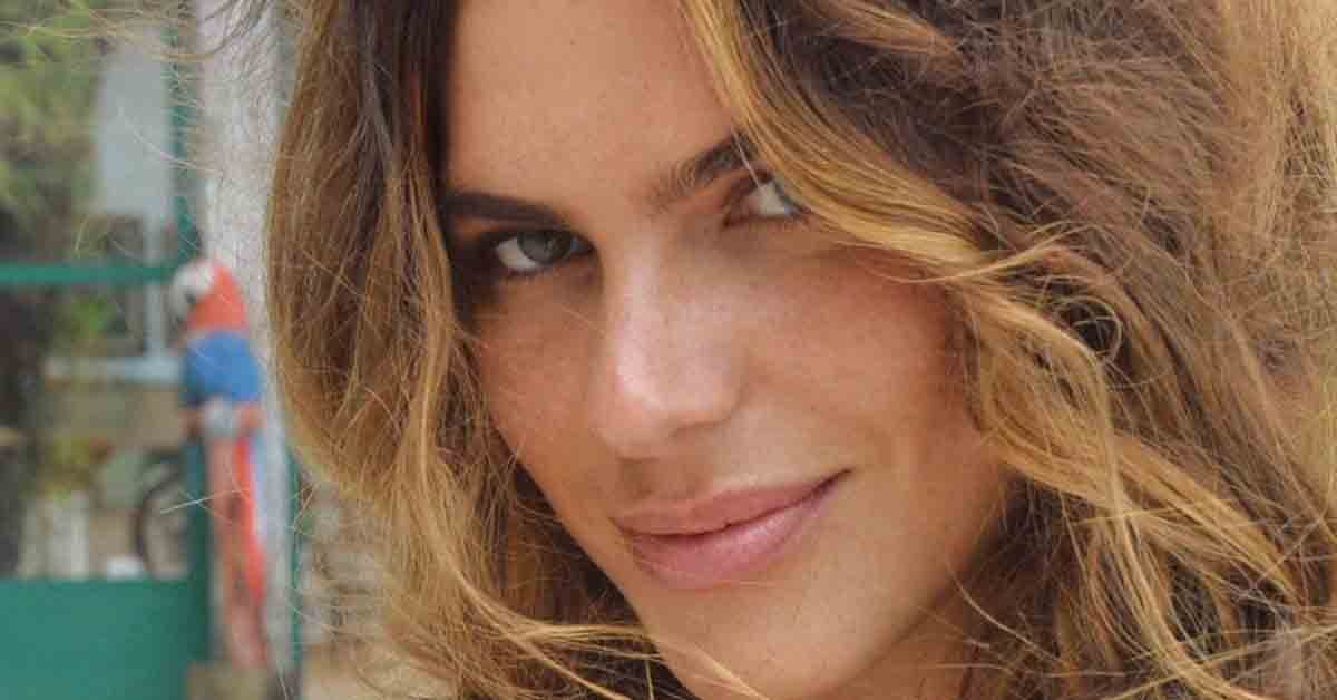 Mariana Goldfarb fala sobre relacionamento aberto: ‘Não me encaixo’ Mariana Goldfarb fala sobre relacionamento aberto: ‘Não me encaixo’
