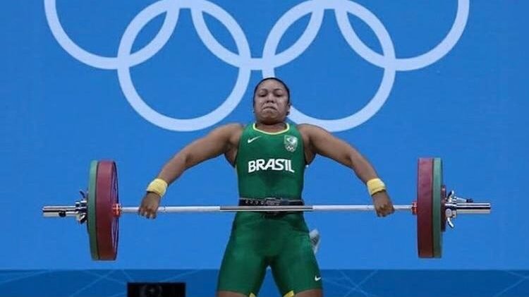 Sem esconder o medo, pesista Jaqueline Ferreira embarca ansiosa a 3ª Olimpíada Sem esconder o medo, pesista Jaqueline Ferreira embarca ansiosa a 3ª Olimpíada