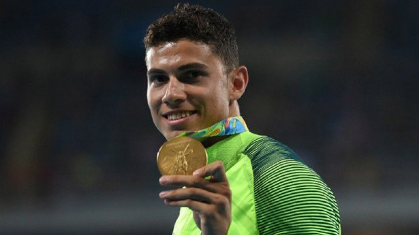 Em busca do bi olímpico, Thiago Braz recebe apoio da família: ‘Traz o ouro que a avó gosta de ouro’ Em busca do bi olímpico, Thiago Braz recebe apoio da família: ‘Traz o ouro que a avó gosta de ouro’