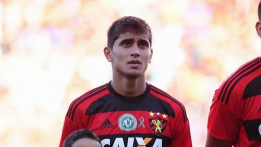Sport oficializa a volta de Everton Felipe Sport oficializa a volta de Everton Felipe