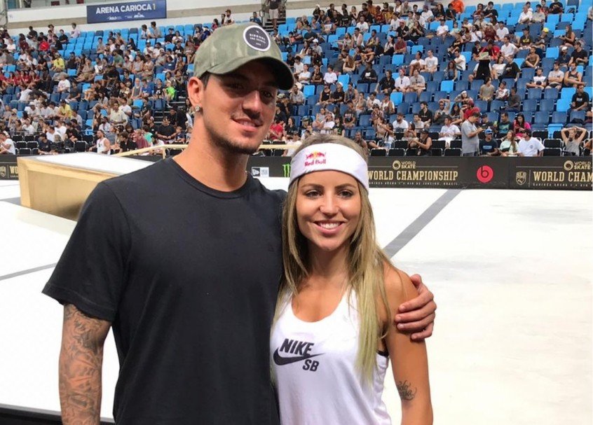 Após treta com Kelvin Hoefler, Leticia Bufoni tira sarro de piada de casal com Medina e Yasmin, que rebatem Após treta com Kelvin Hoefler, Leticia Bufoni tira sarro de piada de casal com Medina e Yasmin, que rebatem