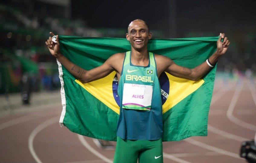 É bronze! Alison dos Santos fica em terceiro lugar nos 400m com barreira nos Jogos Olímpicos É bronze! Alison dos Santos fica em terceiro lugar nos 400m com barreira nos Jogos Olímpicos