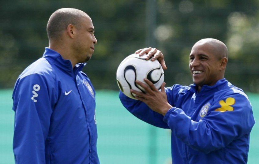 Roberto Carlos diz que se colocava no ataque com Ronaldo no videogame: ‘Todo mundo fala isso pra mim’ Roberto Carlos diz que se colocava no ataque com Ronaldo no videogame: ‘Todo mundo fala isso pra mim’