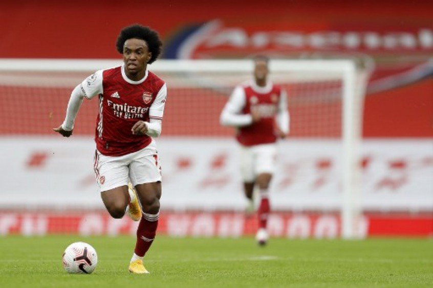 Corinthians apresenta proposta oficial para contratar Willian, do Arsenal Corinthians apresenta proposta oficial para contratar Willian, do Arsenal