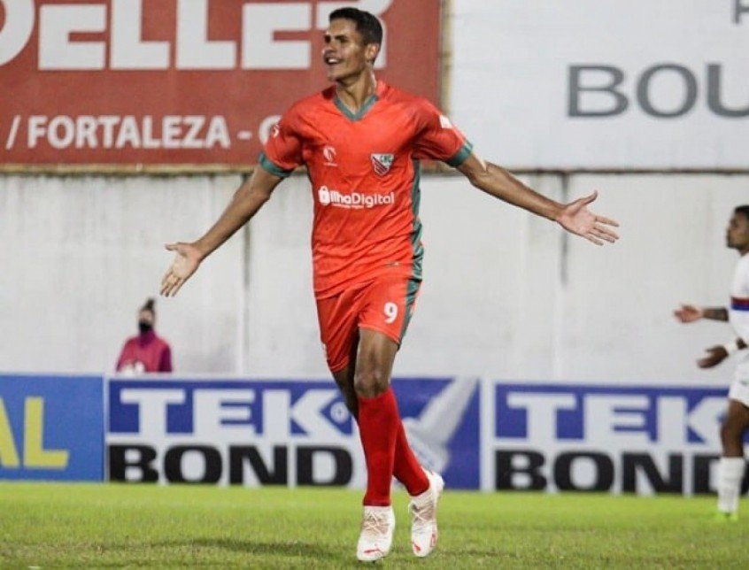 Artilheiro, Alex Bruno celebra bom momento que vive com a camisa do Atlético Catarinense Artilheiro, Alex Bruno celebra bom momento que vive com a camisa do Atlético Catarinense