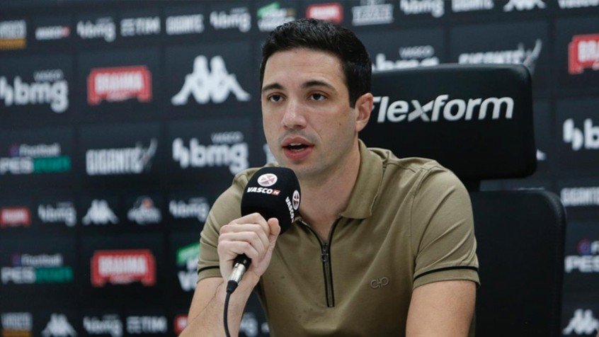 Alexandre Pássaro detona contra arbitragem de Vasco x São Paulo: ‘Senso de injustiça irrecuperável’ Alexandre Pássaro detona contra arbitragem de Vasco x São Paulo: ‘Senso de injustiça irrecuperável’