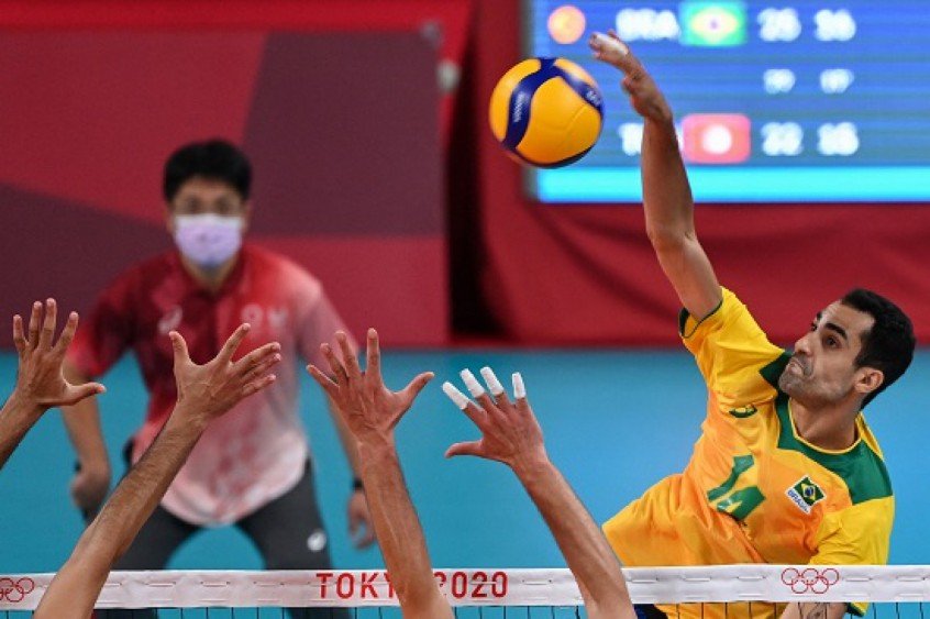 Douglas Souza lamenta eliminação na Olimpíada de Tóquio: ‘Agora é lutar pelo bronze’ Douglas Souza lamenta eliminação na Olimpíada de Tóquio: ‘Agora é lutar pelo bronze’