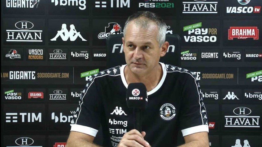 Após indignação com a arbitragem, Lisca projeta arrancada do Vasco: ‘Vamos transformar em combustível’ Após indignação com a arbitragem, Lisca projeta arrancada do Vasco: ‘Vamos transformar em combustível’