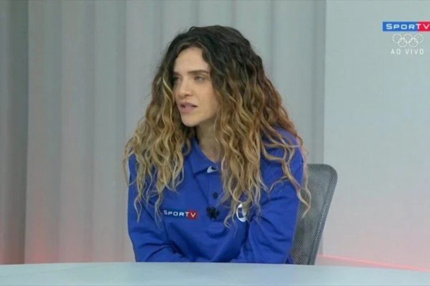 Após bordão ‘sincerão’, Karen Jonz tem mais uma noite viral no SporTV e acorda os vizinhos Após bordão ‘sincerão’, Karen Jonz tem mais uma noite viral no SporTV e acorda os vizinhos
