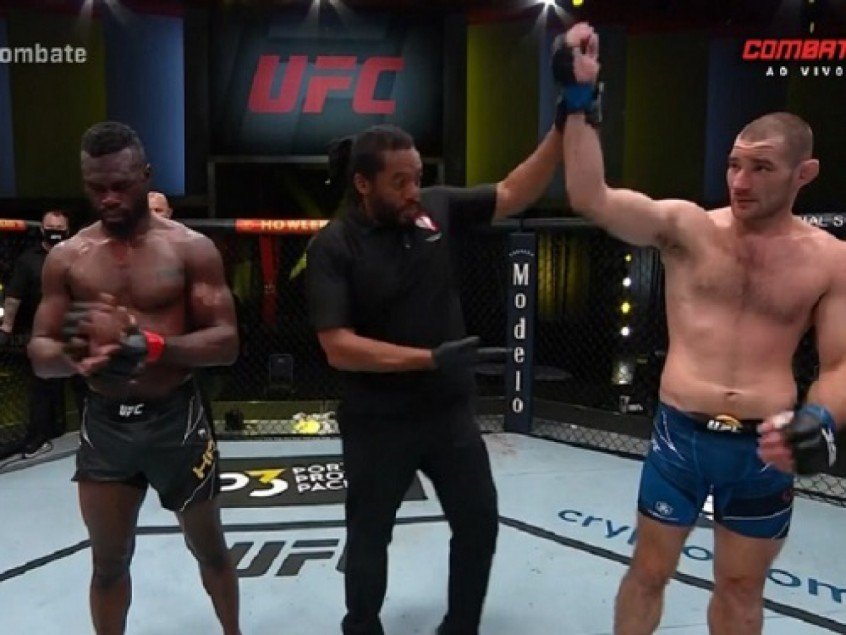 Sean Strickland supera Uriah Hall e emplaca quinta vitória seguida no UFC; brasileira é nocauteada Sean Strickland supera Uriah Hall e emplaca quinta vitória seguida no UFC; brasileira é nocauteada