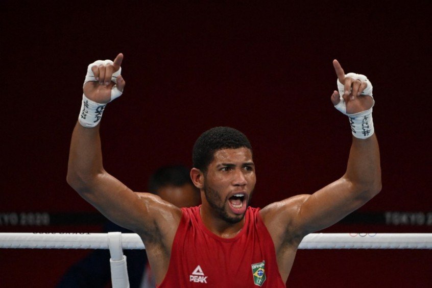 Hebert Souza avança às semis no boxe, garante no mínimo o bronze, e diz: ‘Eu mereço pra c******’ Hebert Souza avança às semis no boxe, garante no mínimo o bronze, e diz: ‘Eu mereço pra c******’