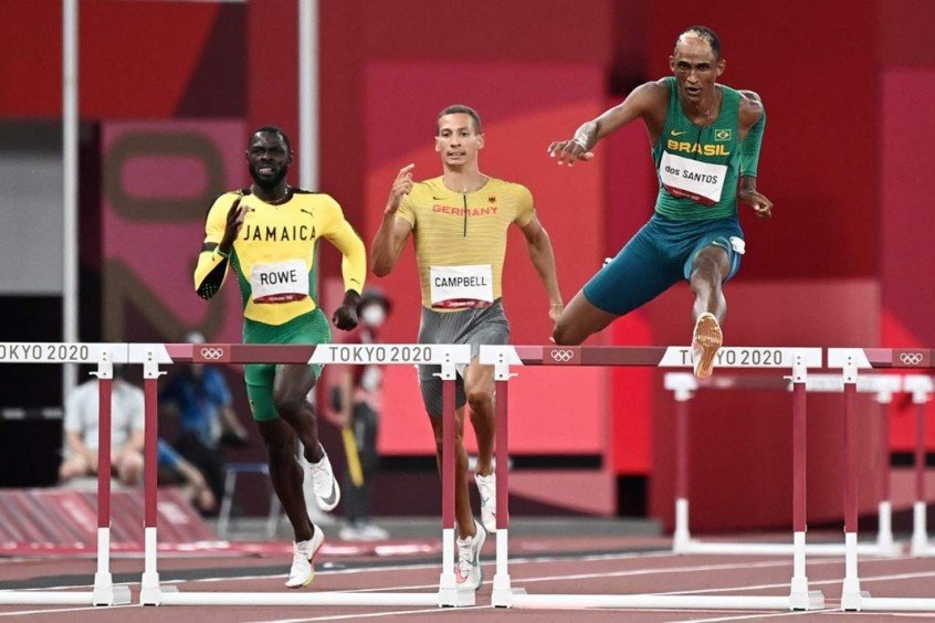 Alison dos Santos bate recorde sul-americano e vai à final dos 400m com barreiras Alison dos Santos bate recorde sul-americano e vai à final dos 400m com barreiras