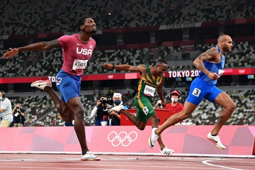 Italiano surpreende favoritos e vence final dos 100m rasos Italiano surpreende favoritos e vence final dos 100m rasos