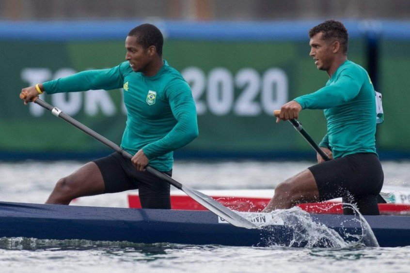 Isaquias Queiroz e Jacky Godmann ficam fora do pódio no C2 1000m da canoagem de velocidade Isaquias Queiroz e Jacky Godmann ficam fora do pódio no C2 1000m da canoagem de velocidade
