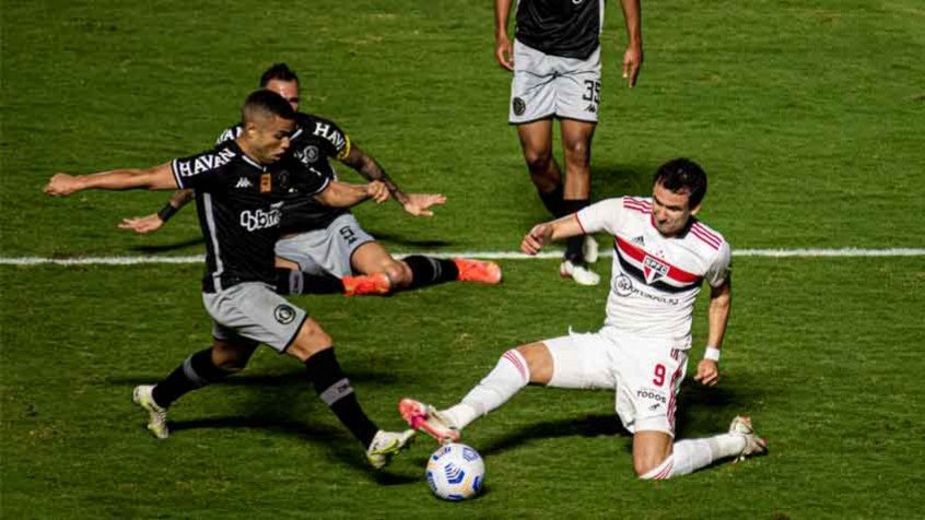 São Paulo vence o Vasco novamente e avança na Copa do Brasil; Cruz-Maltino tem três expulsos São Paulo vence o Vasco novamente e avança na Copa do Brasil; Cruz-Maltino tem três expulsos