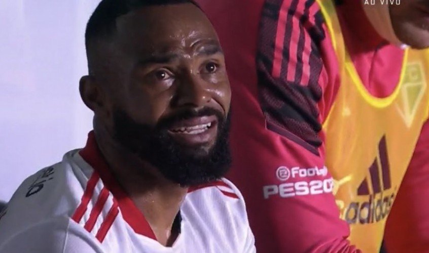 William volta a jogar, sente lesão de novo e será reavaliado no São Paulo William volta a jogar, sente lesão de novo e será reavaliado no São Paulo