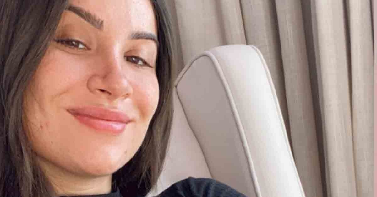 Bianca Andrade posta foto amamentando: ‘Rotina de skincare da mamãe’ Bianca Andrade posta foto amamentando: ‘Rotina de skincare da mamãe’