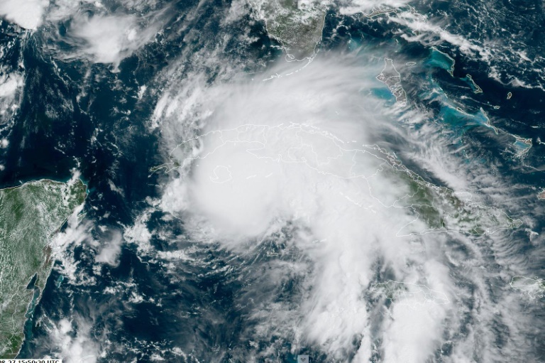 Costa Leste dos EUA se prepara para o &quot;extremamente perigoso&quot; furacão Ida -  ISTOÉ Independente