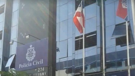 Polícia diz que traficantes mataram jovem que tentou furtar mercado na Bahia Polícia diz que traficantes mataram jovem que tentou furtar mercado na Bahia