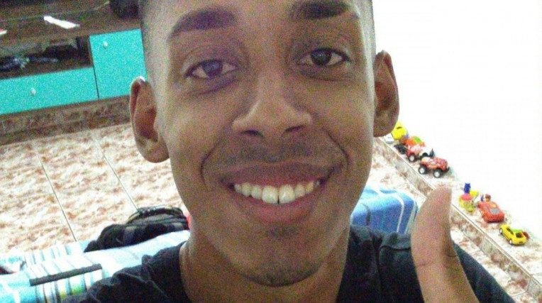 RJ: Homem é preso após tentar socorrer prima baleada em operação policial - Vimarsana News