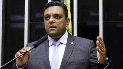 Justiça condena deputado bolsonarista pagar R$ 50 mil a Alexandre de Moraes